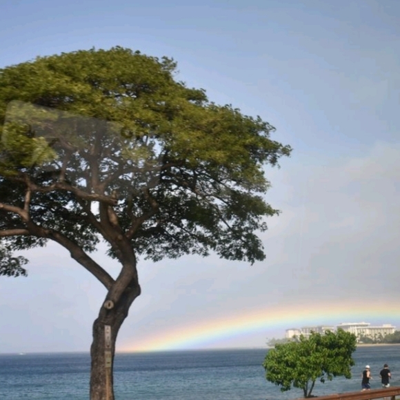 ๐Hi! I'm Denise Michelle. Welcome to My Closet๐ - Picture 2 of 13